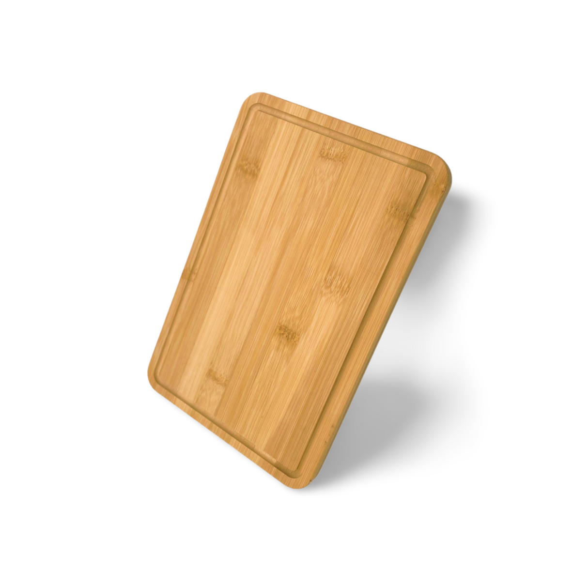 Bambus-Schneidebrett mit natürlicher Holzmaserung und Kanten.