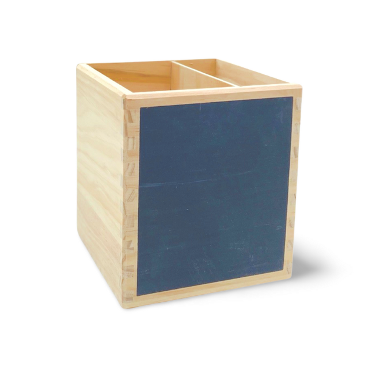 Holz-Schreibtafel-Aufbewahrungsbox mit Fächern und schwarzer Schreibfläche.