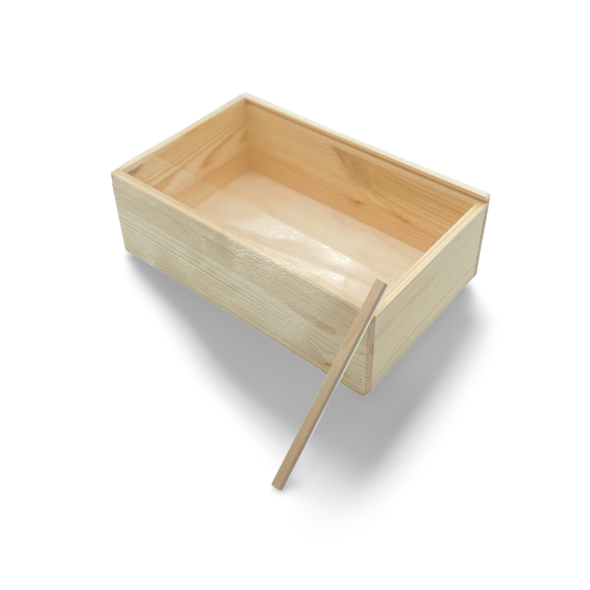 Leere Holzkiste mit Stock.