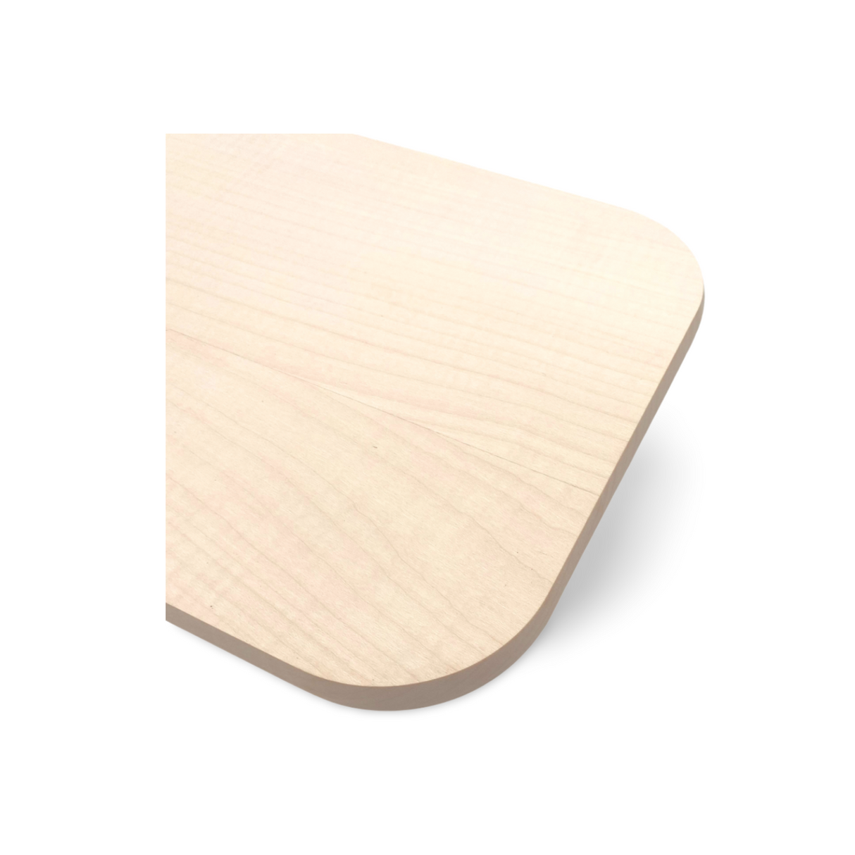 Ein helles Holzschneidebrett mit abgerundeten Ecken.