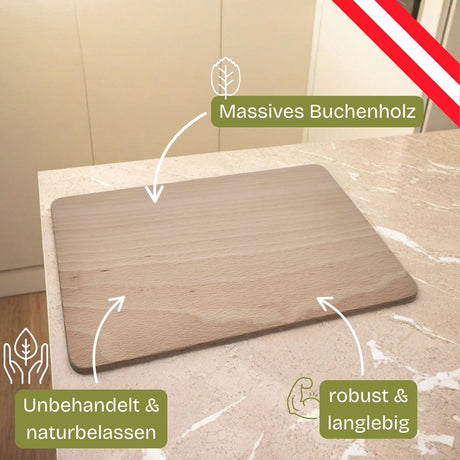 Rechteckiges Schneidebrett aus Holz.