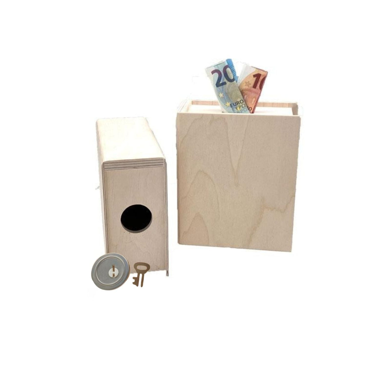 Zwei unfertige Holzspardosen, eine mit Euro-Banknoten, die andere mit Schloss und Schlüssel.