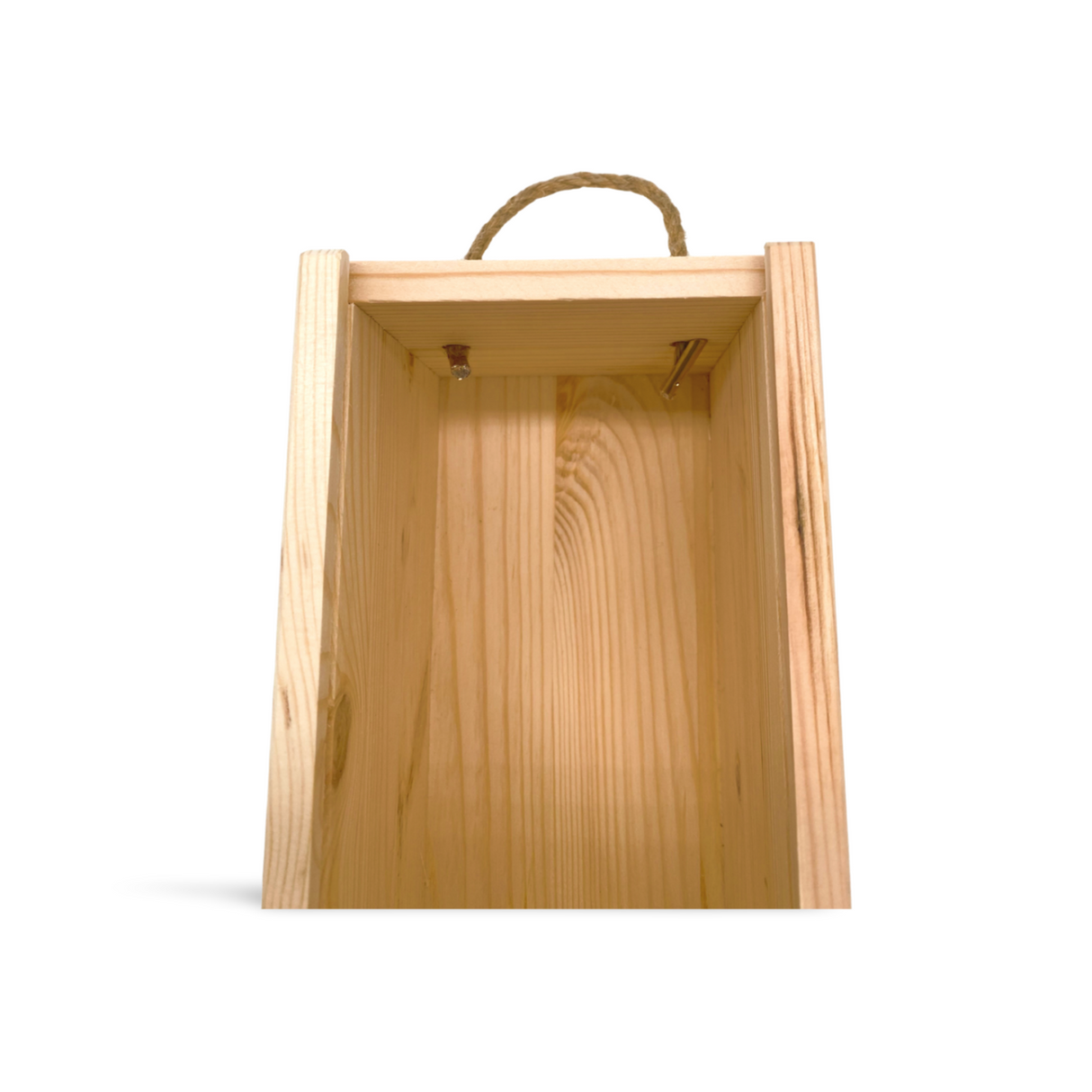 Leere Holzkiste mit Seilgriff.