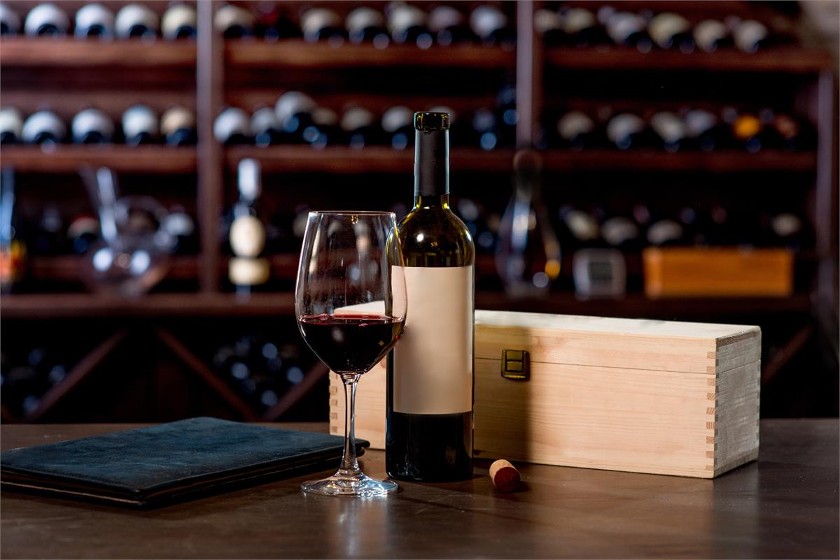 Wooden cassettes for wines, spirits, etc.