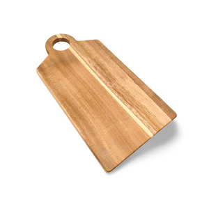 Holzschneidebrett mit Griff und natürlicher Holzmaserung, hellbraune Farbe.