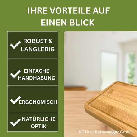 Ein rechteckiges hölzernes Schneidebrett mit einer glatten, hellbraunen Oberfläche und sichtbarer natürlicher Holzmaserung.