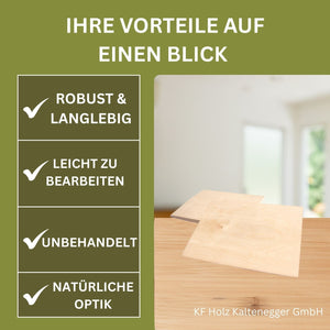 Quadrate aus hellem, unbehandeltem Holz, geeignet für verschiedene Bastel- oder Bauprojekte.