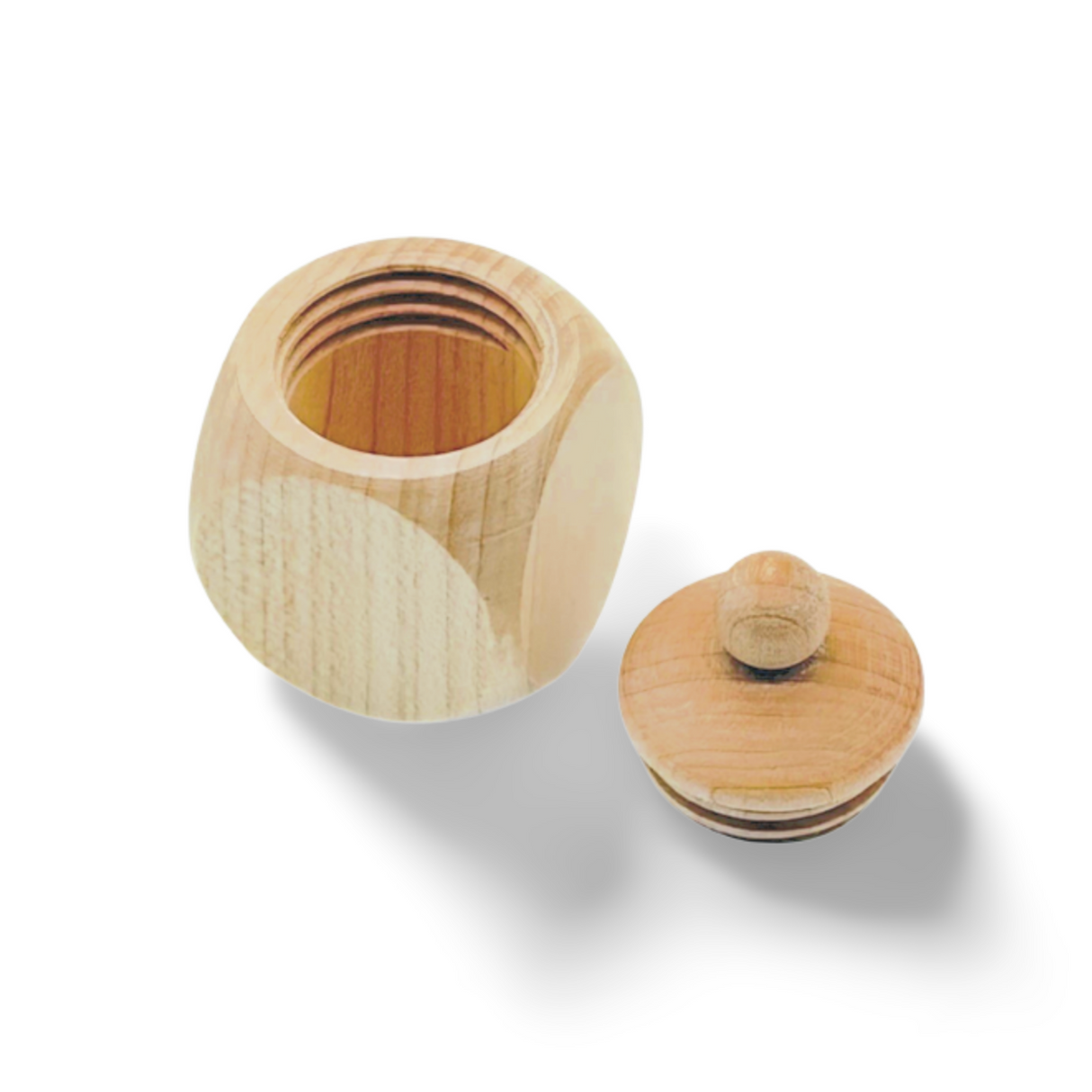 Hellfarbener hölzerner Honigtopf mit passendem Deckel mit kleinem Knauf.