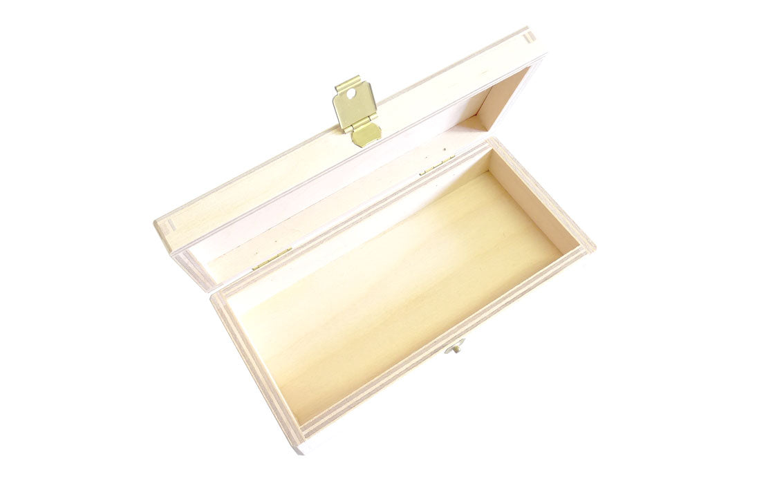 Holzkiste mit Klappdeckel