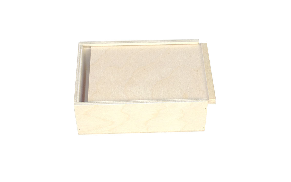 Holzkiste mit Schiebedeckel