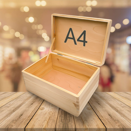 Aufbewahrungsbox aus Holz mit Etikett ’a4’’, hellbraune Farbe und natürliche Holzoberfläche.