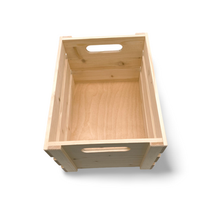 Aufbewahrungskiste aus Holz mit Griffen.