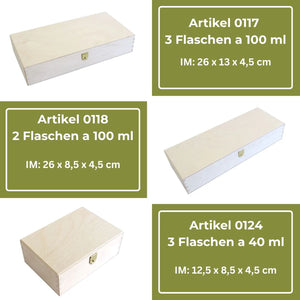 Helle Holzkisten mit Verschlüssen für Flaschen.