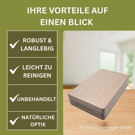 Stapel von hellen Holzbrettern.