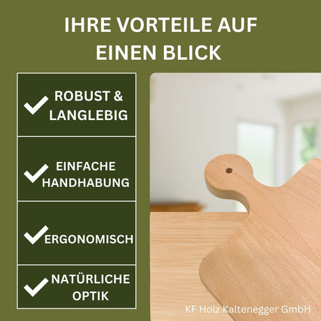 Hellfarbenes Holzschneidebrett mit feiner, natürlicher Maserung und einem abgerundeten Griff.