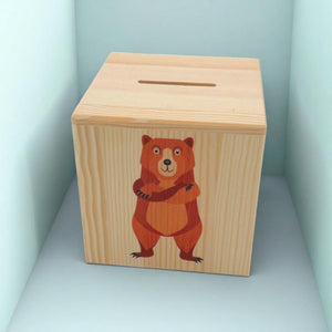 Spardose aus Holz mit Bärenmotiv