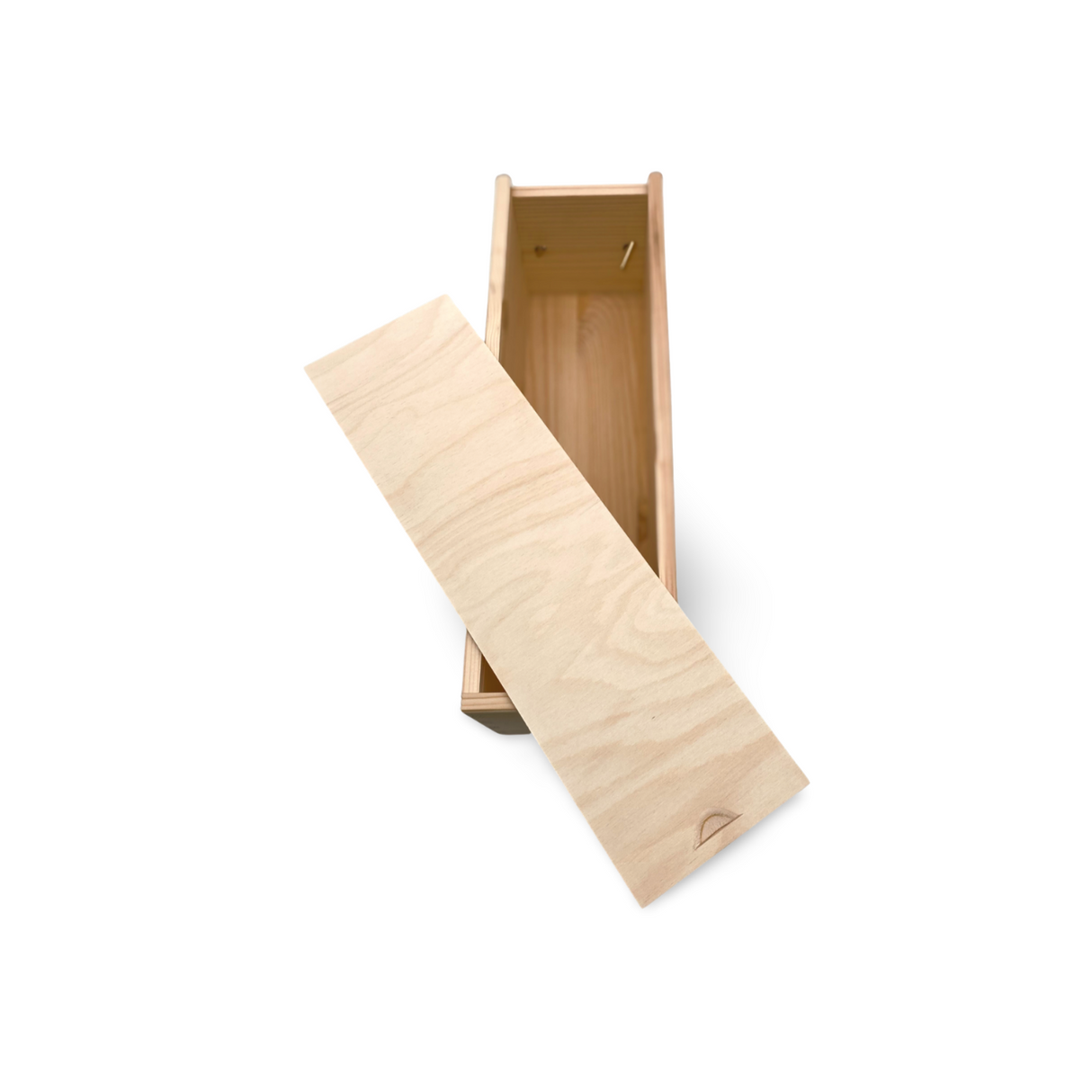 Offene Holzkiste mit Schiebedeckel.